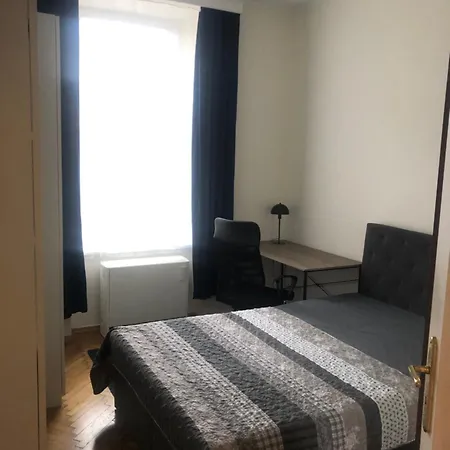 Apartment Krakowski Adres